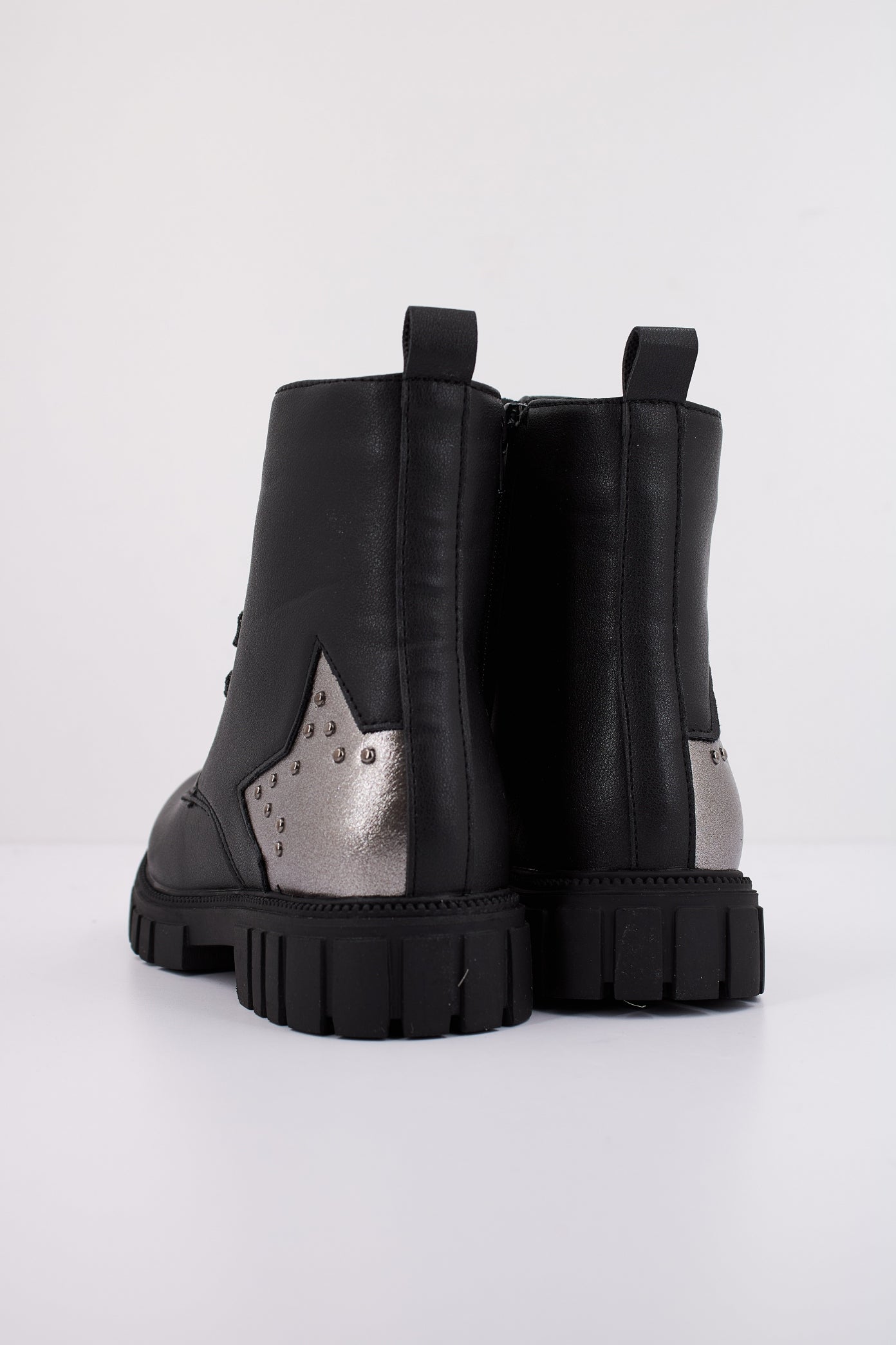 CONGUITOS BOOTS STAR LACES en color NEGRO (4)
