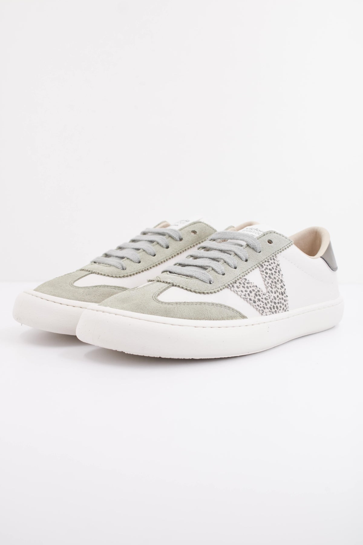 VICTORIA OLMO BAREFOOT EFECTO PIEL en color VERDE (2)