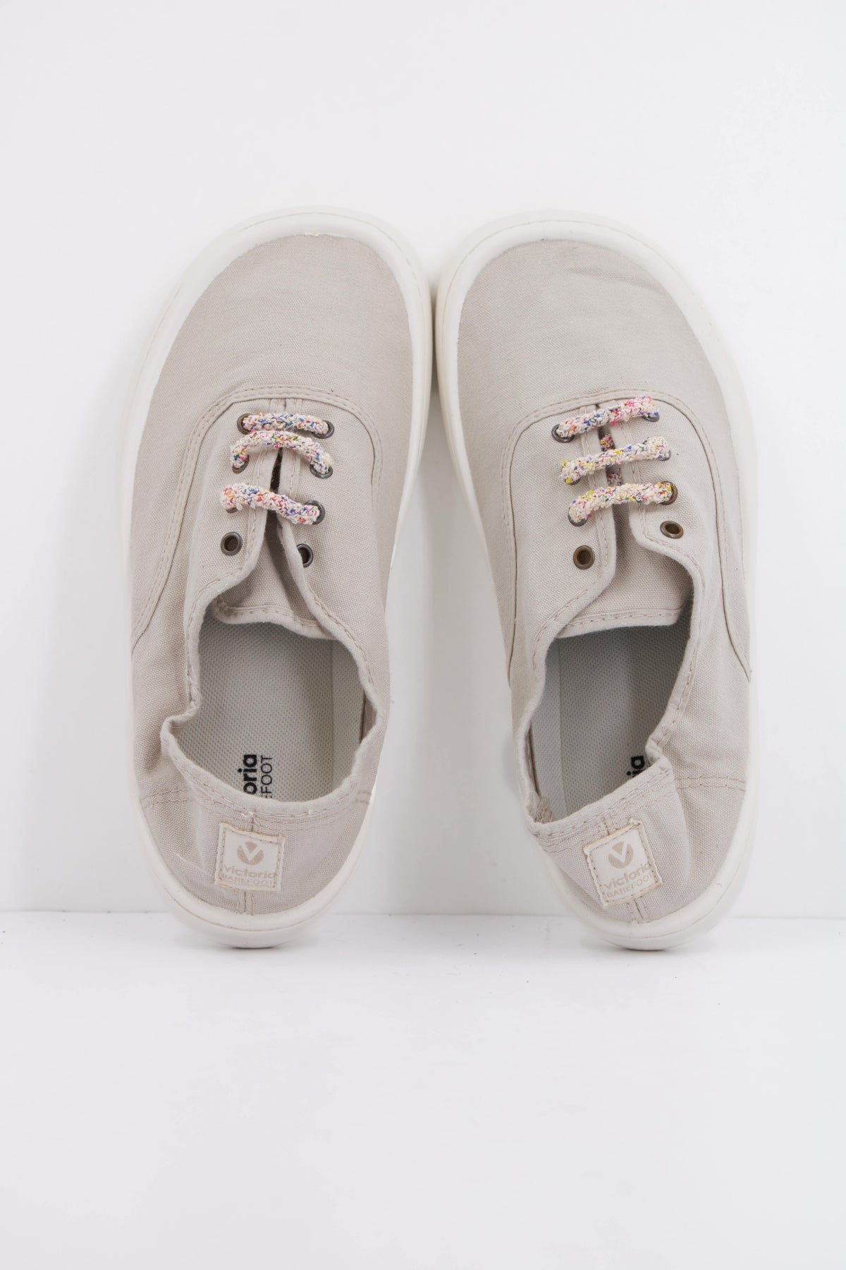 VICTORIA OLMO BAREFOOT en color BLANCO (3)