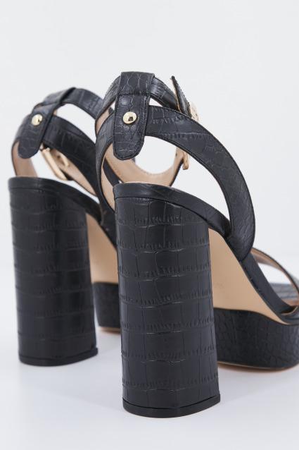 GUESS PEL RIPPA en color NEGRO (3)