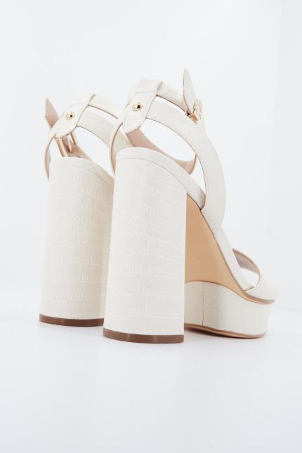 GUESS PEL RIPPA en color BEIS (3)