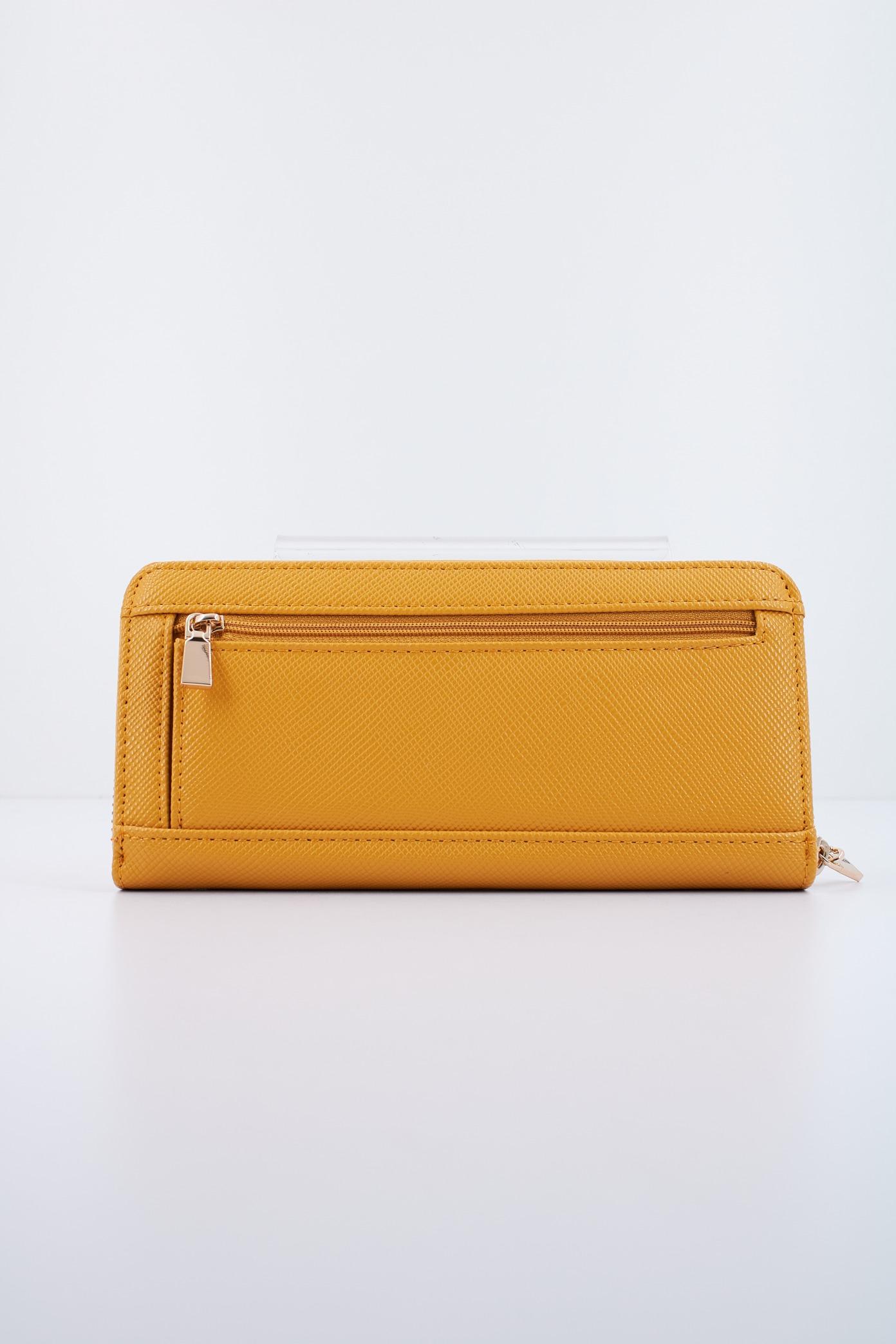 GUESS LAUREL SLG LARGE en color AMARILLO (2)