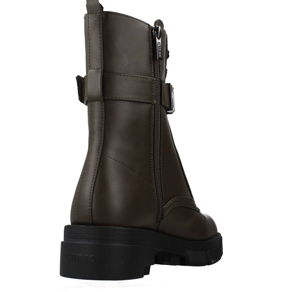 GUESS MADOX en color VERDE (3)