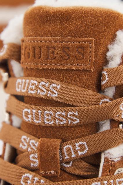 GUESS FLRM SUE en color MARRON CLARO (4)