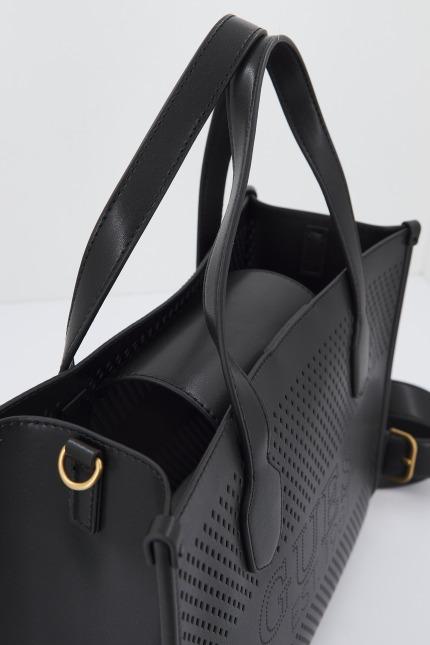 GUESS HWWH KATEY PERF SMALL TOTE en color NEGRO (4)