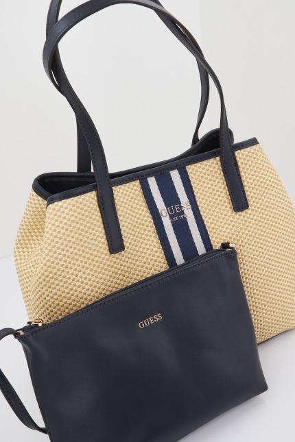 GUESS VIKKY TOTE en color BEIS (3)
