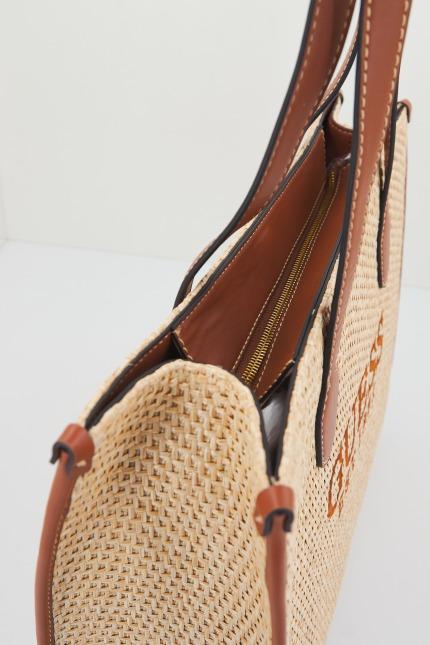 GUESS SILVANA GIRLFRIEND TOT en color MARRON CLARO (4)