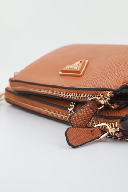 GUESS HWZG NOELLE DBL POUCH en color MARRON (4)