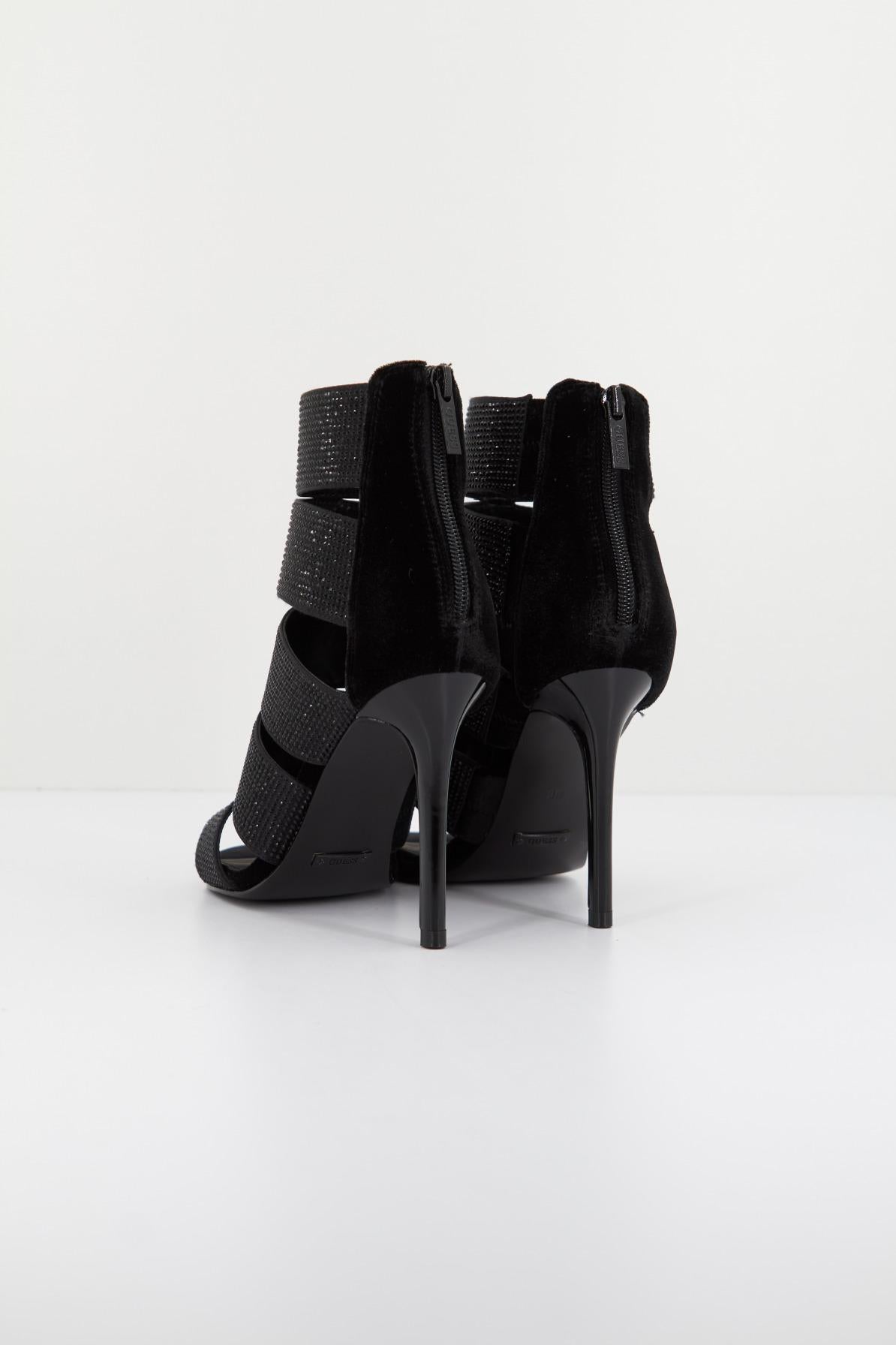 GUESS FLAI SAT  en color NEGRO  (3)