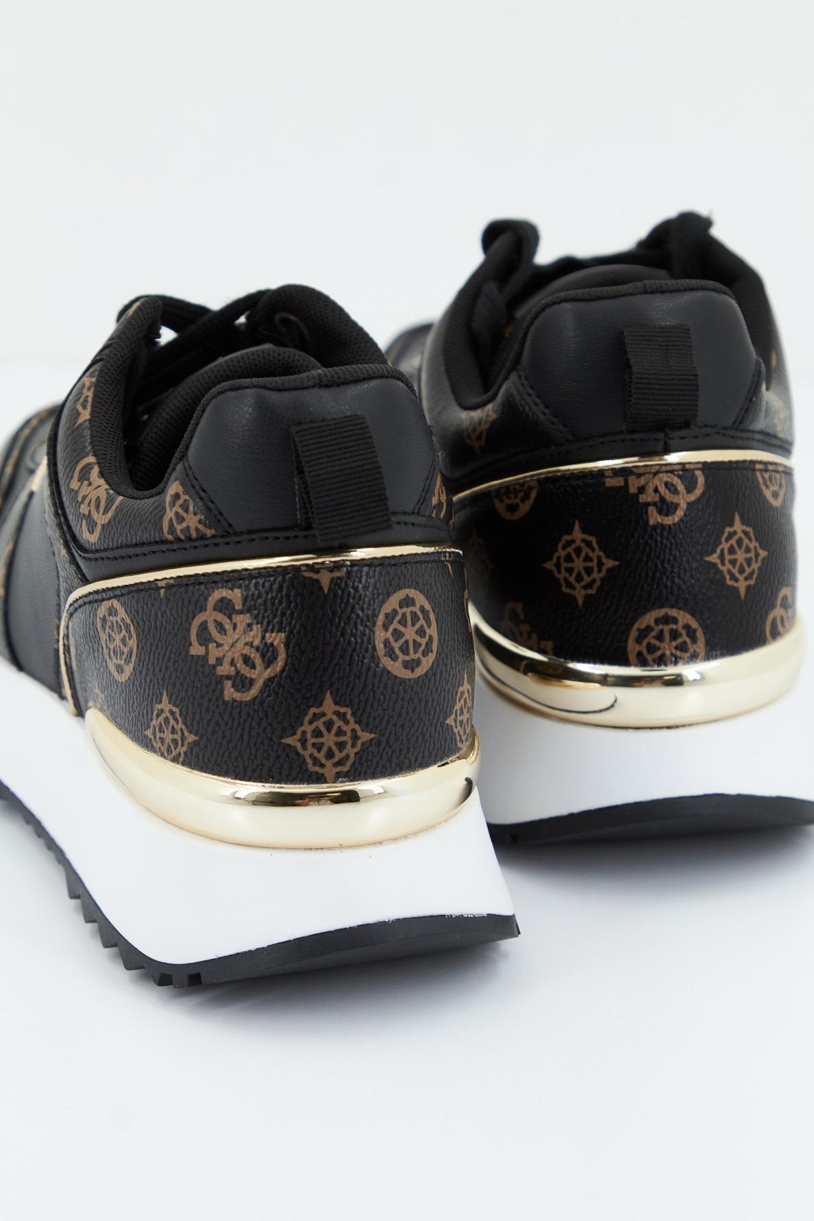 GUESS FLDDY ELE en color NEGRO (3)