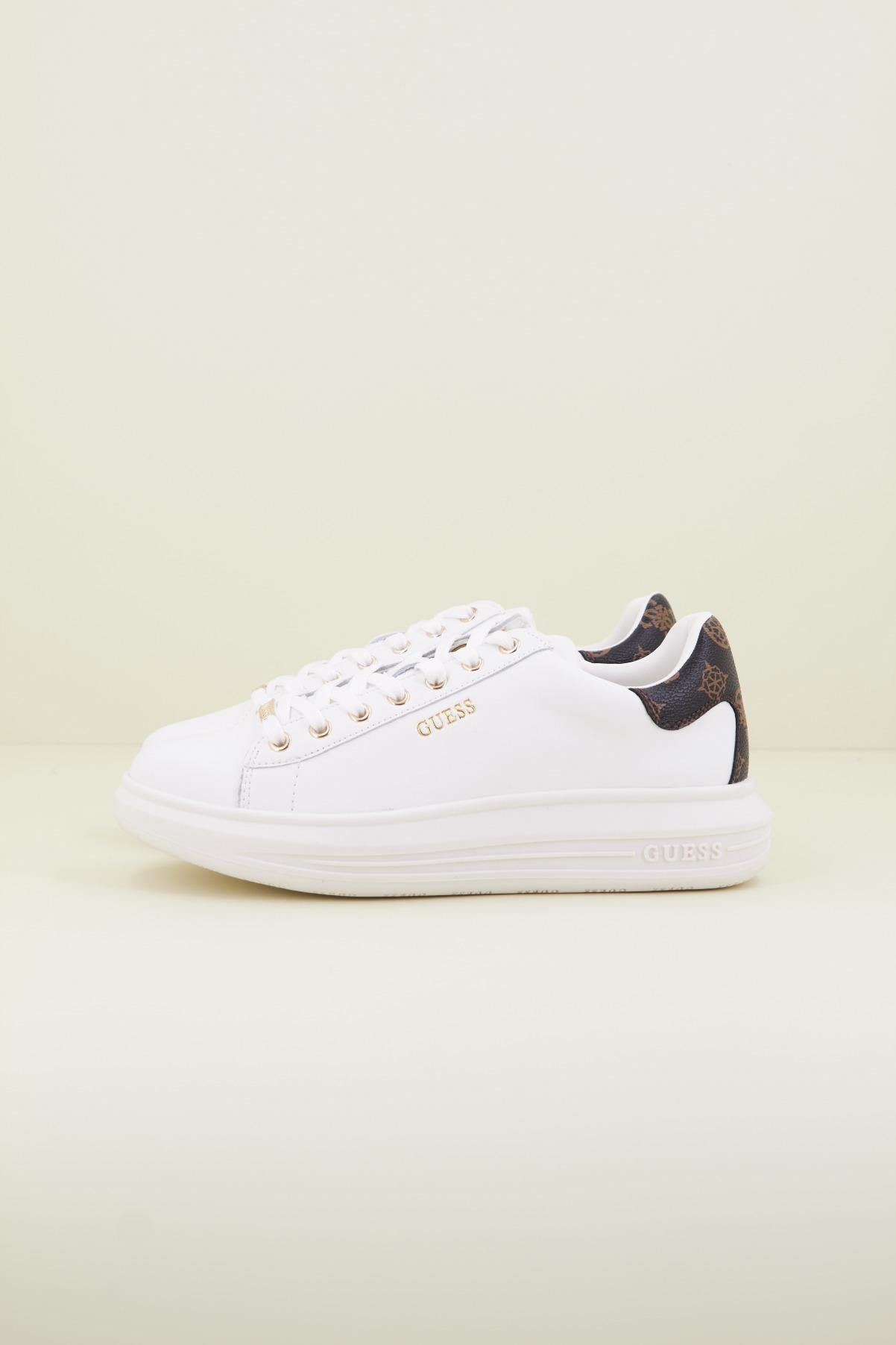 GUESS FLVIB LEA en color BLANCO (1)