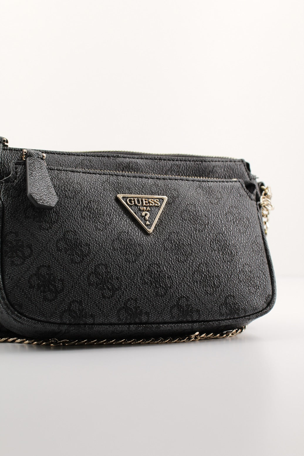 GUESS NOELLE DBL POUCH en color GRIS (4)