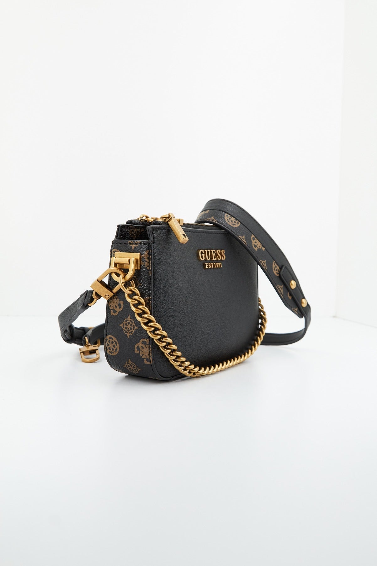 GUESS FYNNA MINI STATUS en color NEGRO (3)