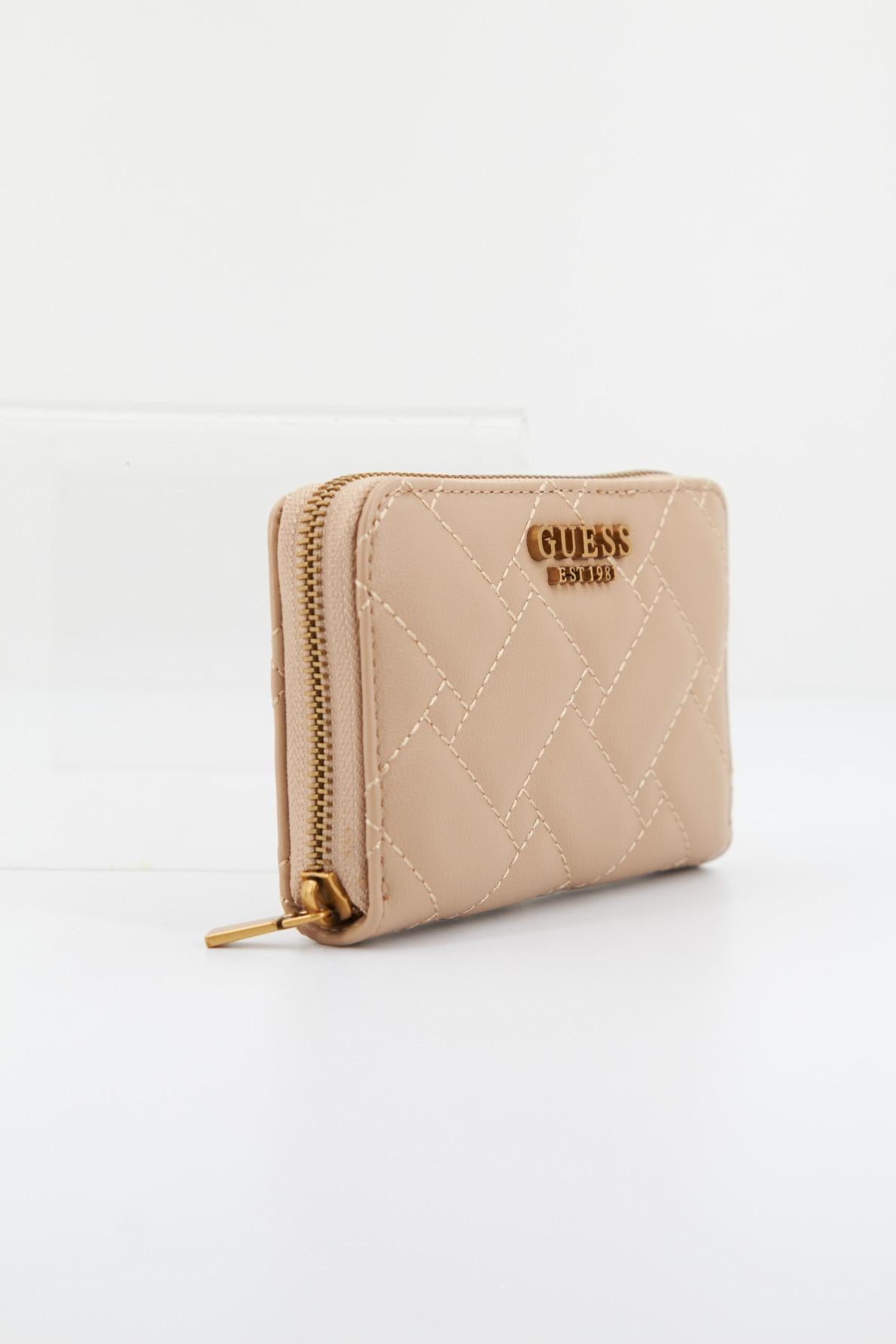 GUESS GRACELYNN SLG M ZIP en color BEIS (3)