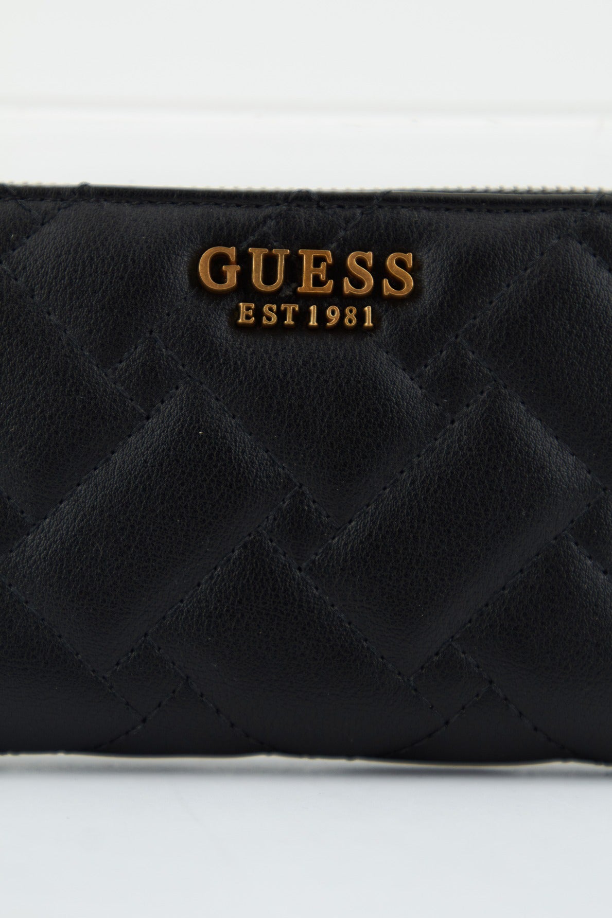 GUESS GRACELYNN SLG M ZIP en color NEGRO (4)