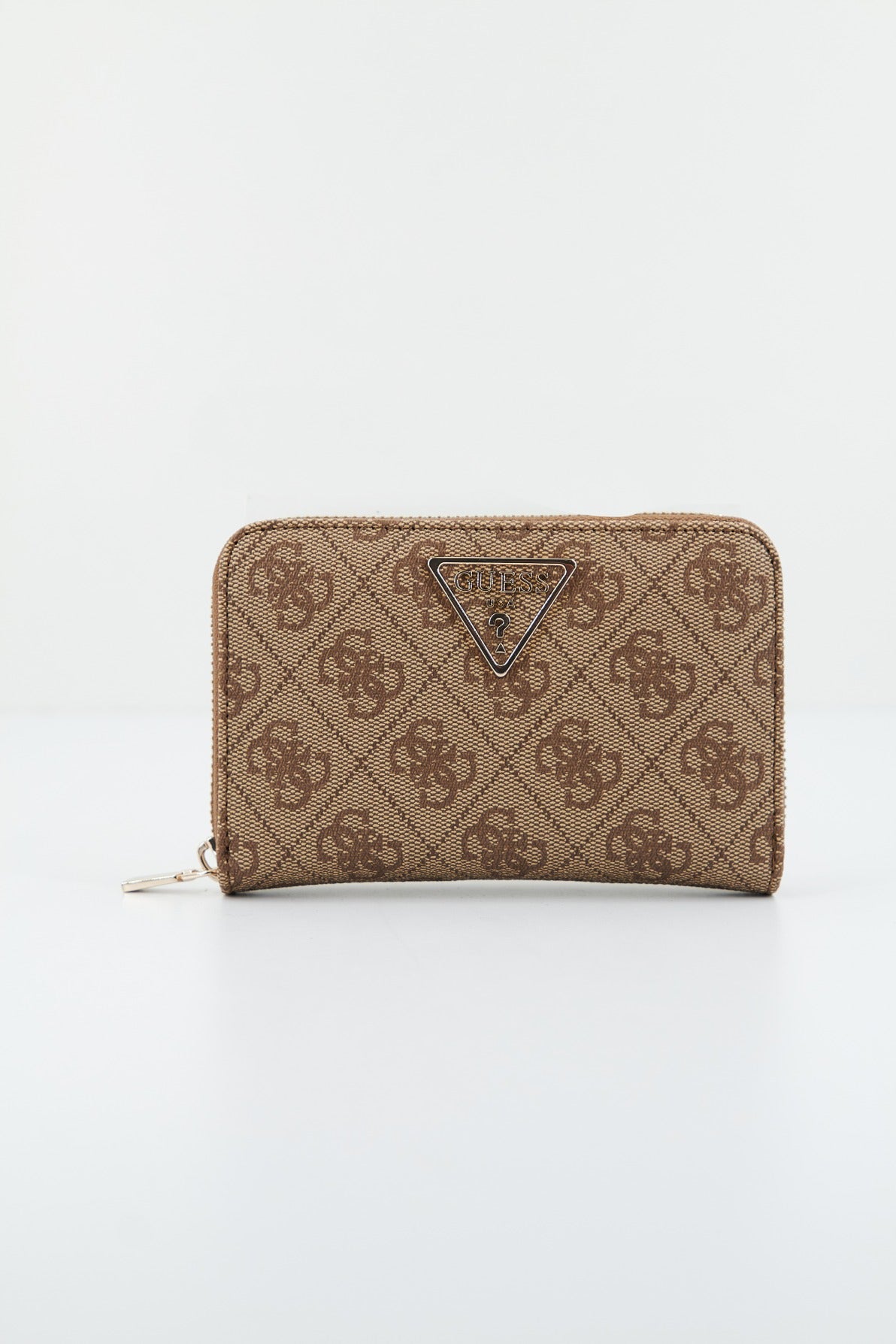 GUESS LAUREL SLG M ZIP en color MARRON CLARO (2)
