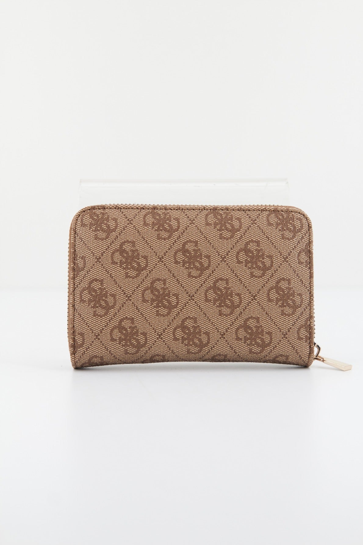 GUESS LAUREL SLG M ZIP en color MARRON CLARO (1)