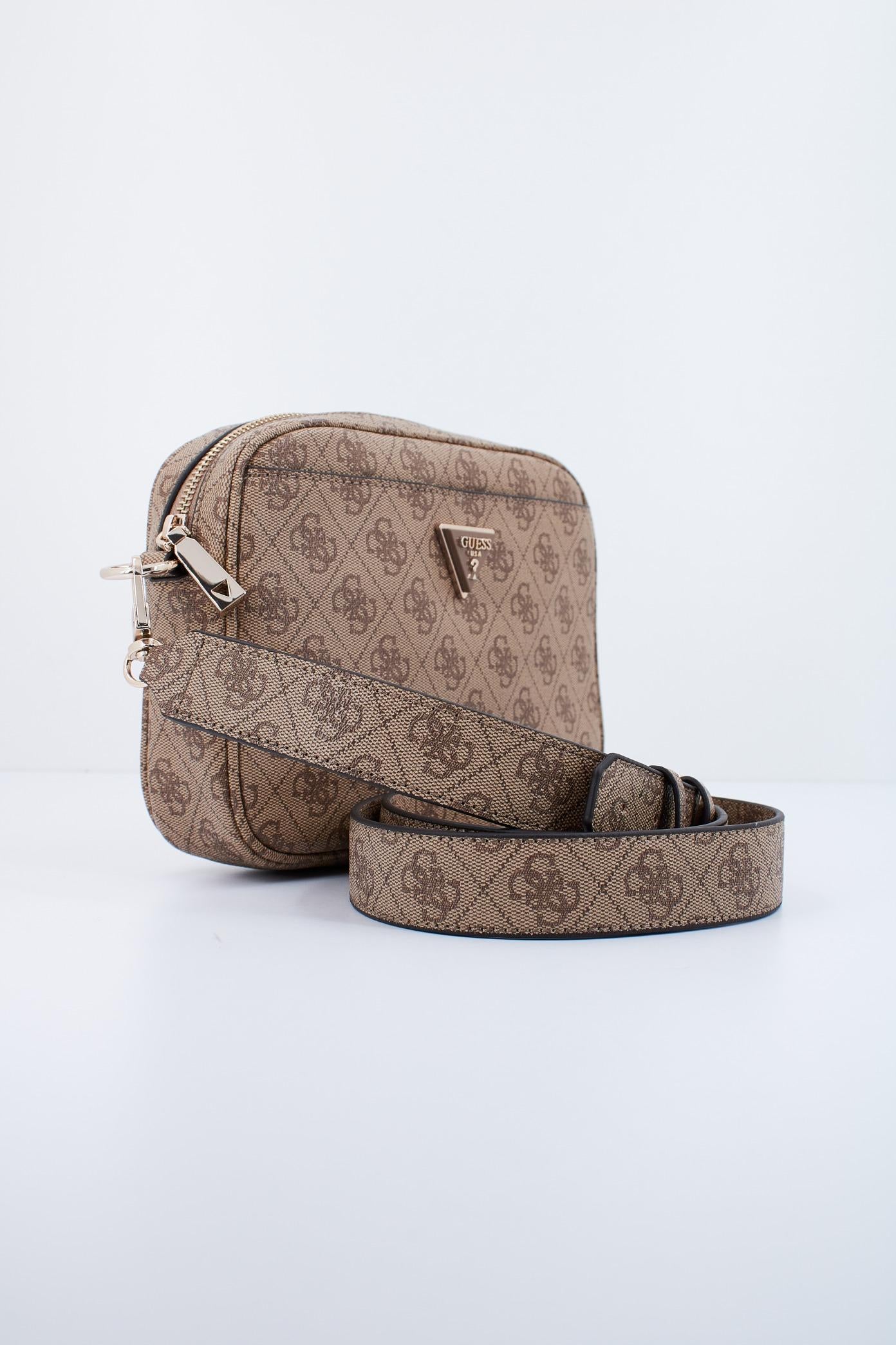 GUESS MERIDIAN CAMERA BAG en color MARRON (2)