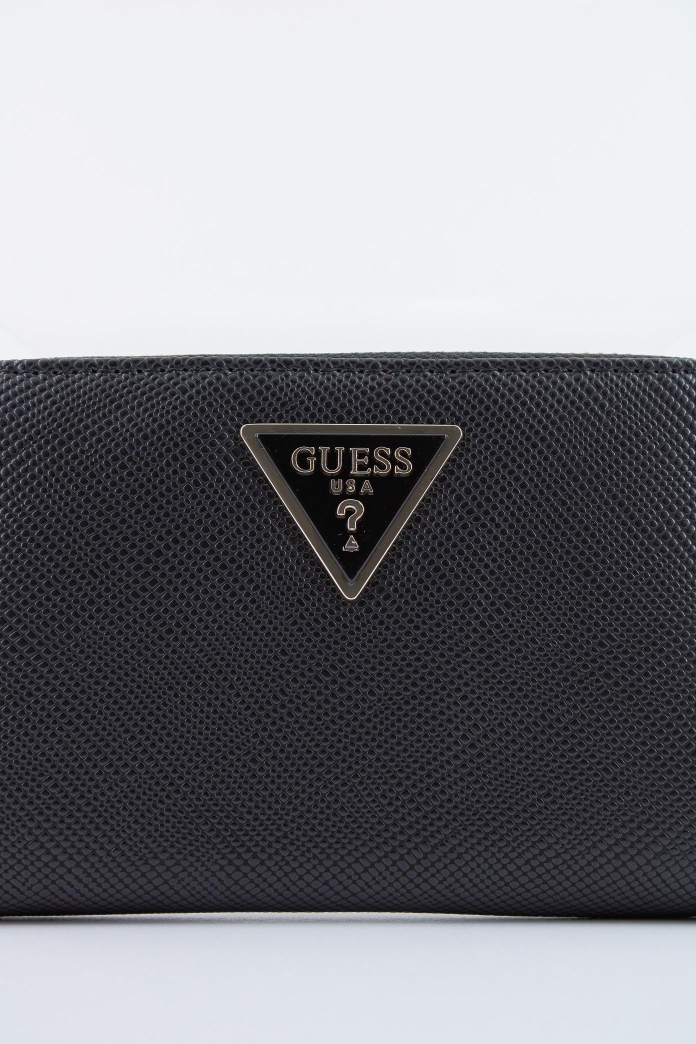 GUESS LAUREL SLG MEDIUM ZIP en color NEGRO (4)