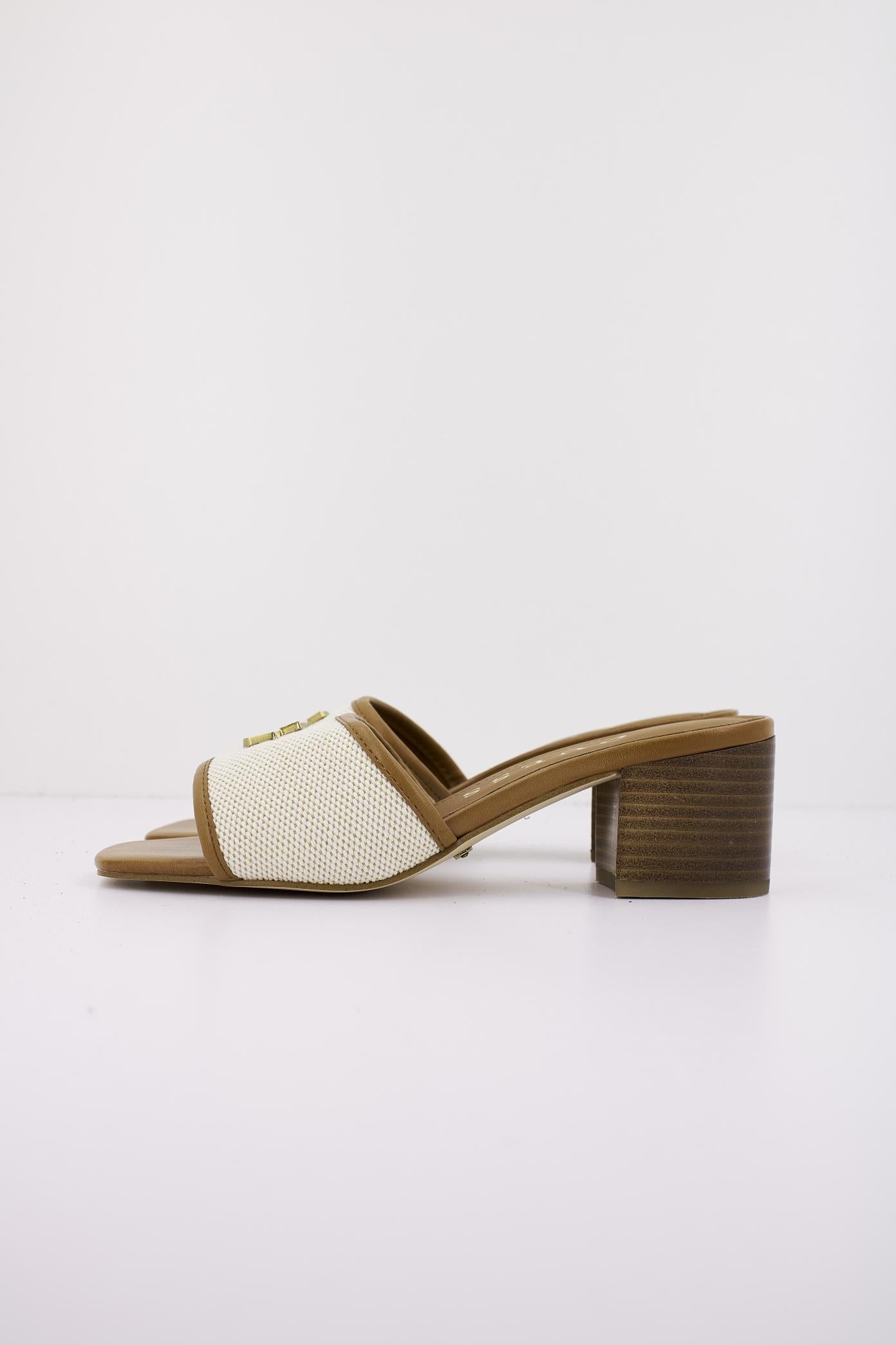 GUESS FLJULL en color BLANCO (1)