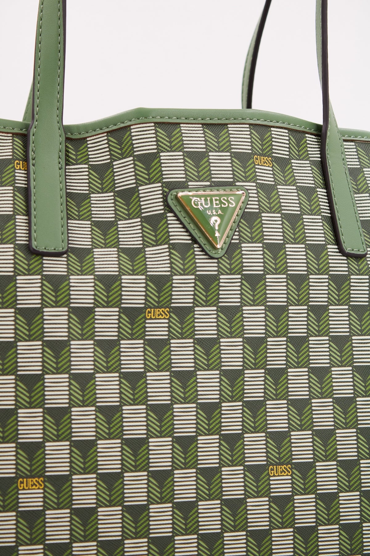 GUESS VIKKY II LARGE TOTE en color VERDE (4)