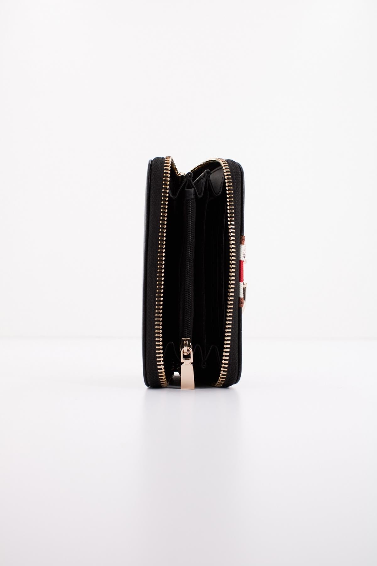 GUESS NELKA SLG MEDIUM ZIP A en color NEGRO (4)