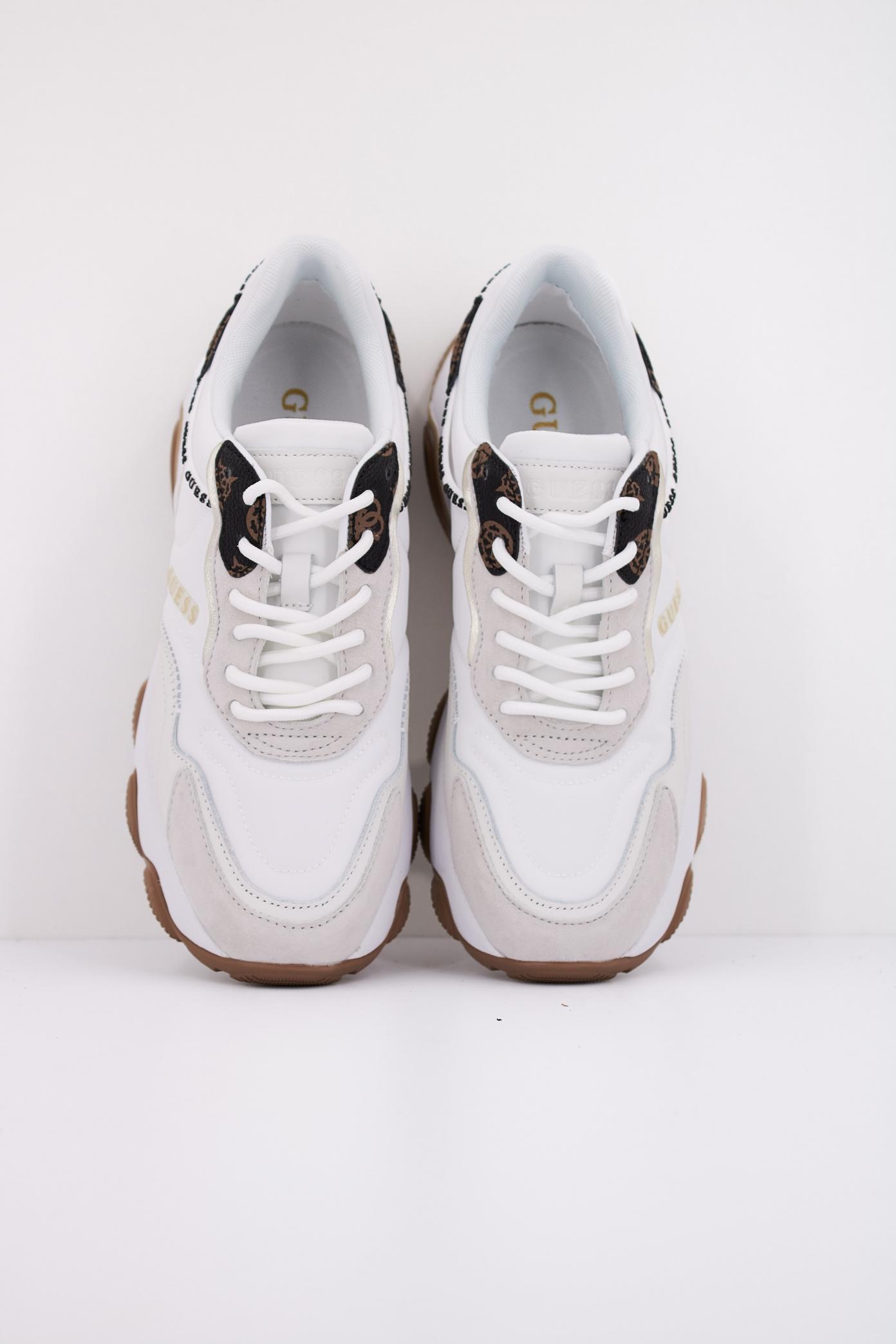 GUESS MICOLA en color BLANCO (3)