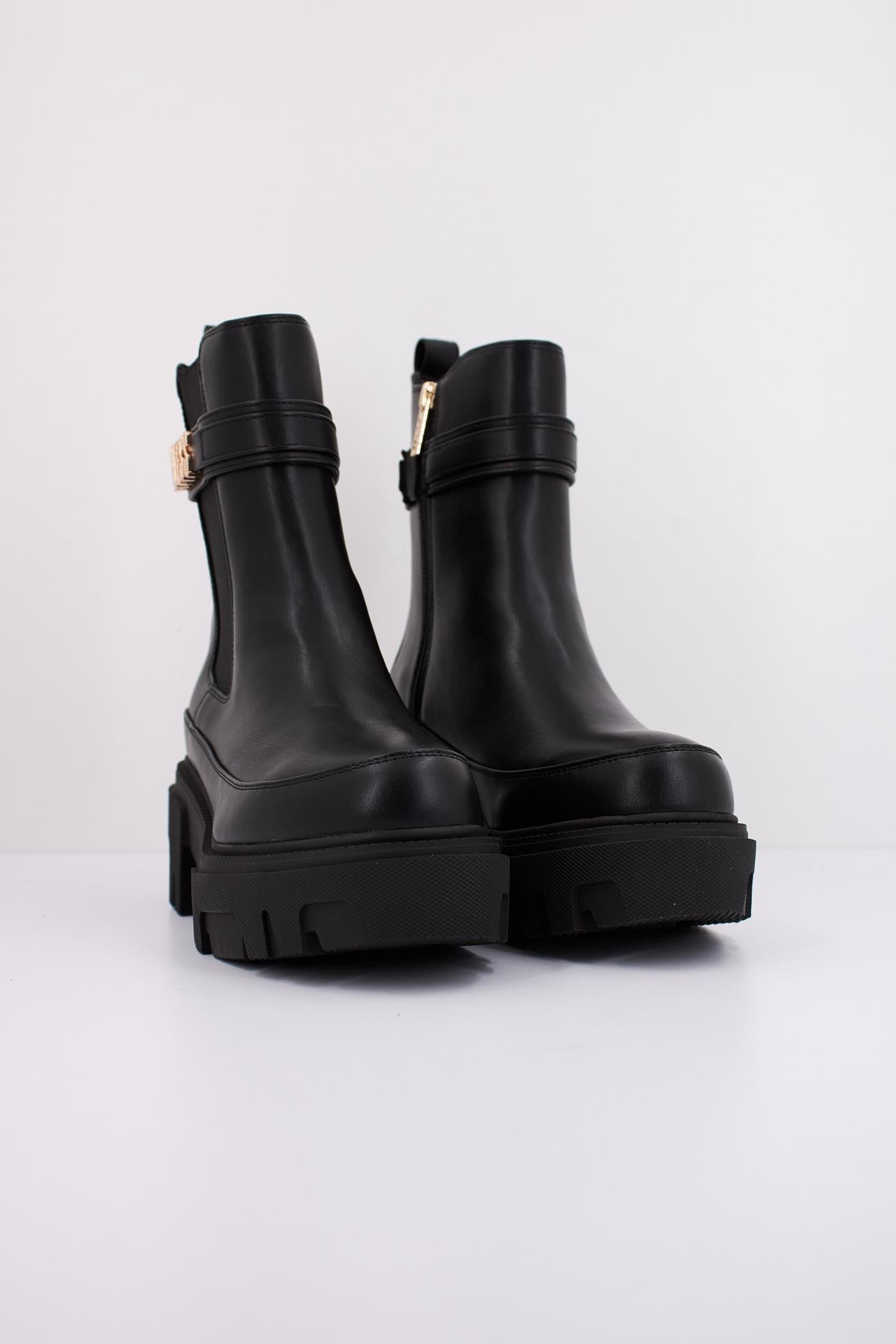 GUESS FLYEA ELE en color NEGRO (2)