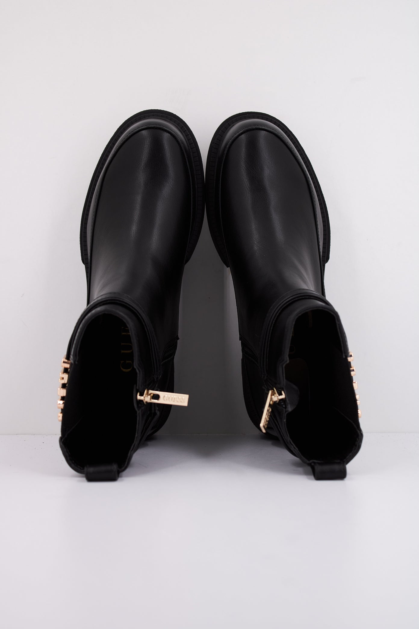 GUESS FLYEA ELE en color NEGRO (3)