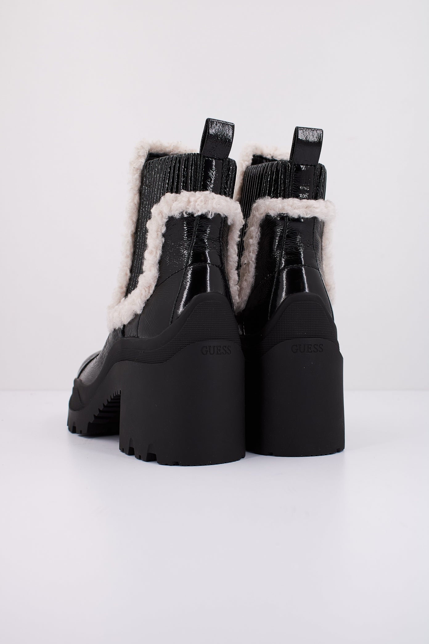 GUESS FLFIV PAF en color NEGRO (4)