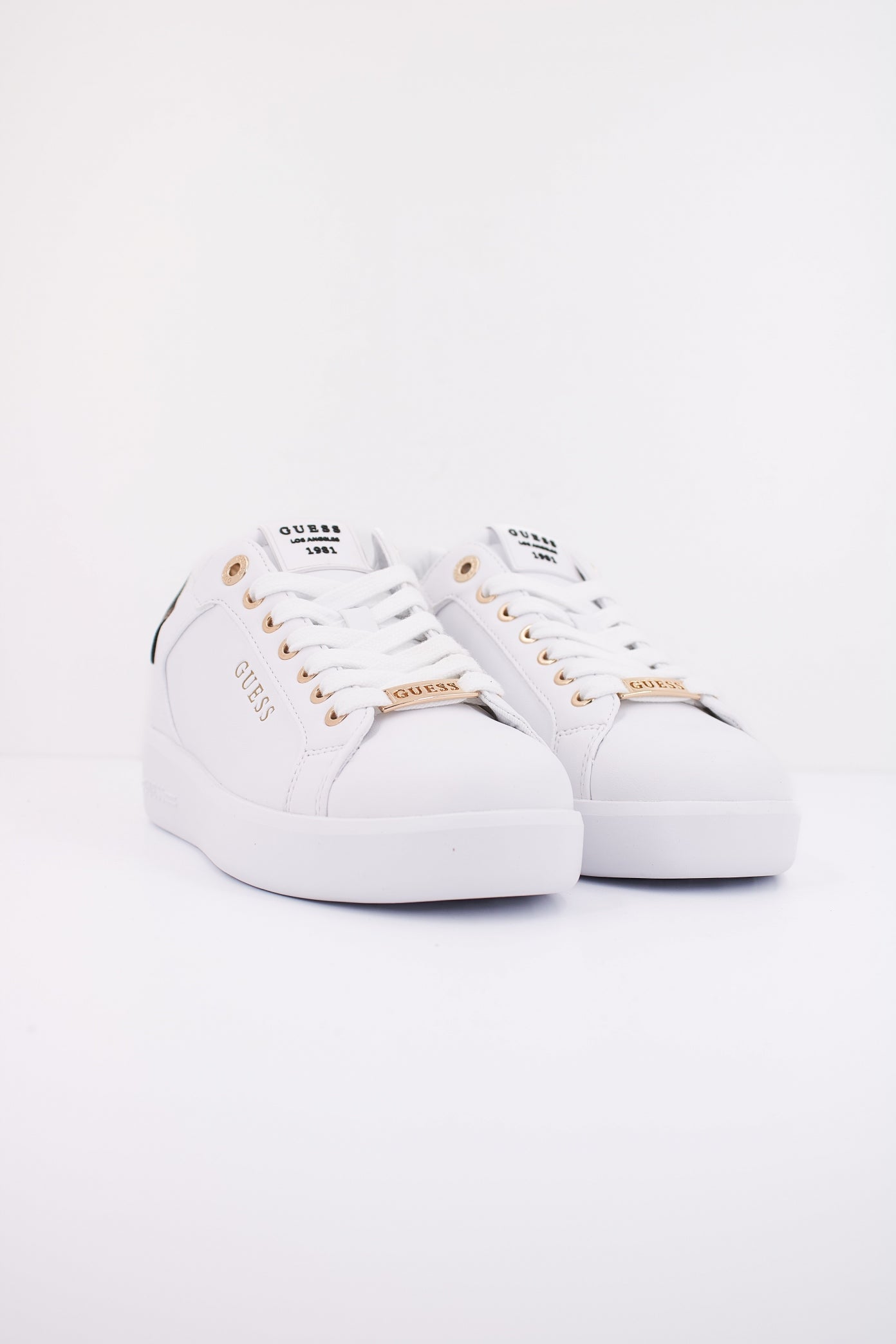 GUESS FLFRO FAL en color BLANCO (2)