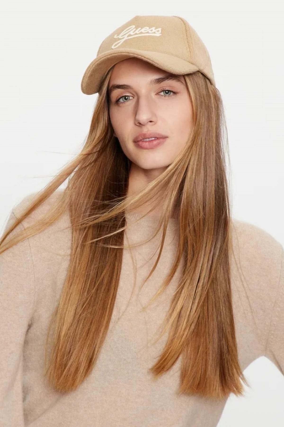 GUESS BASEBALL CAP en color BEIS (3)