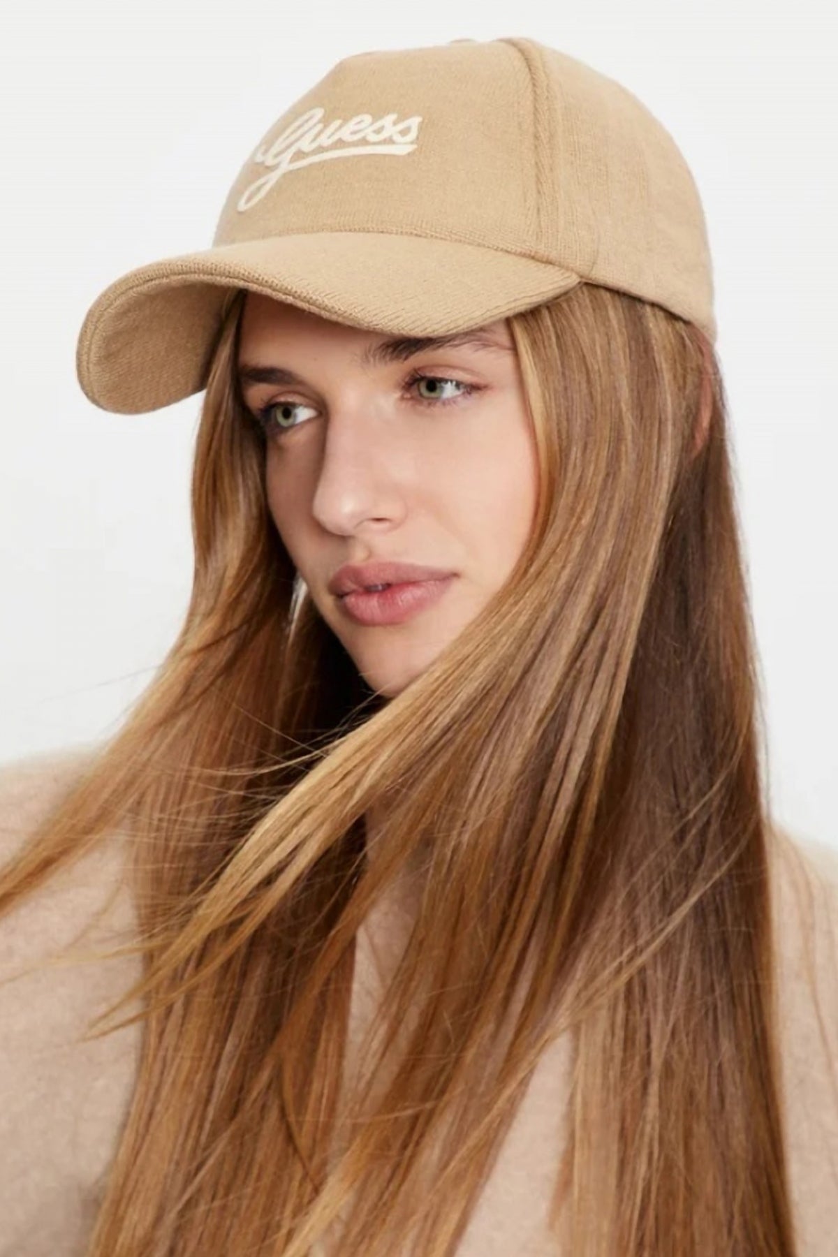 GUESS BASEBALL CAP en color BEIS (4)