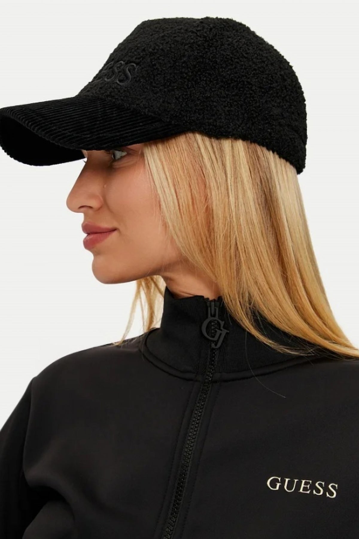 GUESS POL BASEBALL CAP en color NEGRO (5)