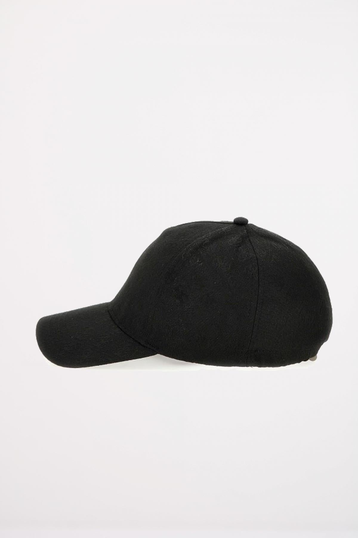 GUESS BASEBALL CAP en color NEGRO (2)