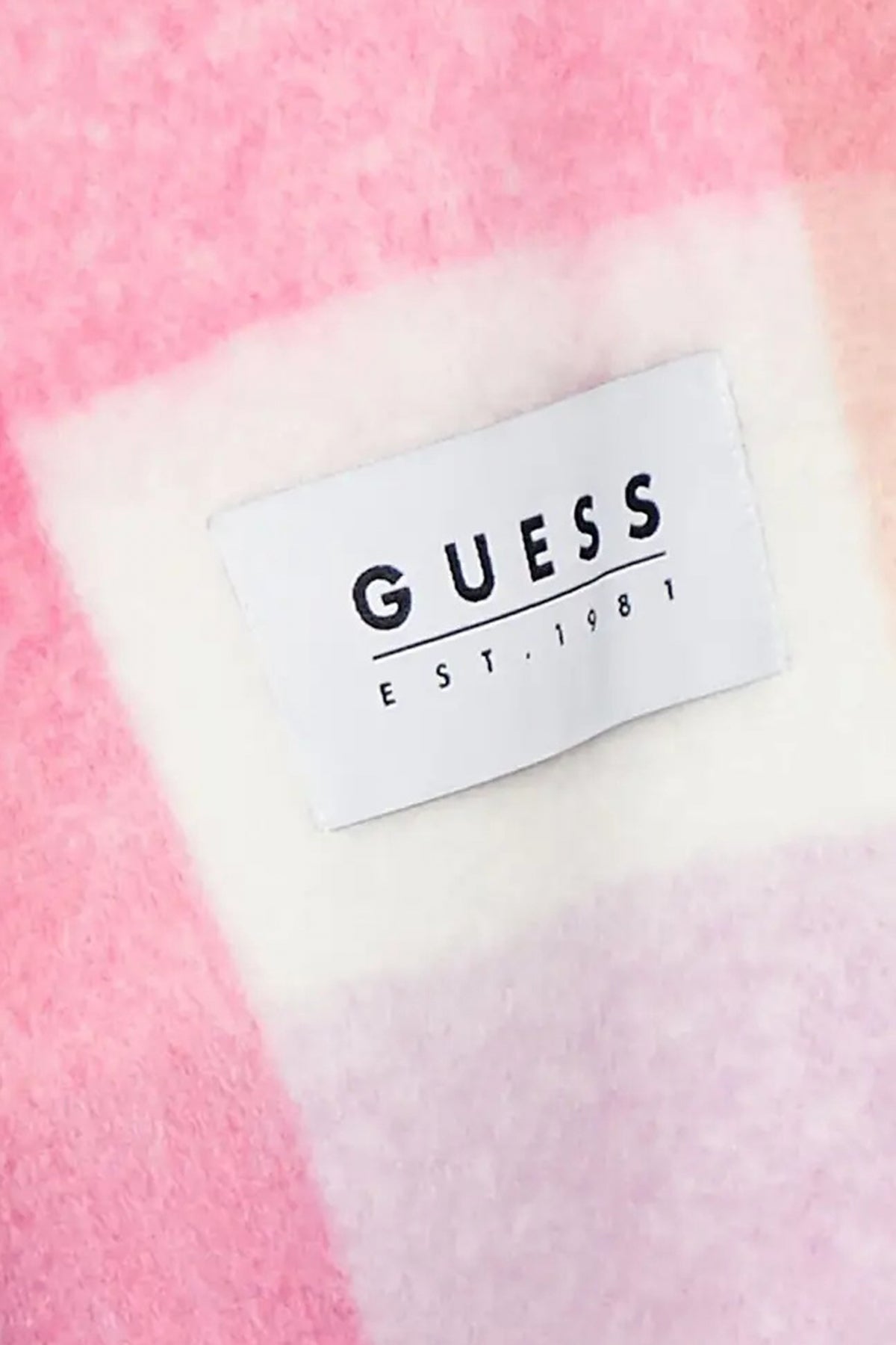 GUESS AW POL en color ROSA (2)