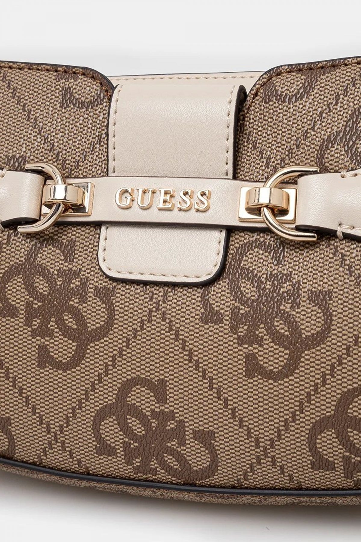GUESS LATTE LOGO/BONE en color MARRON CLARO (4)