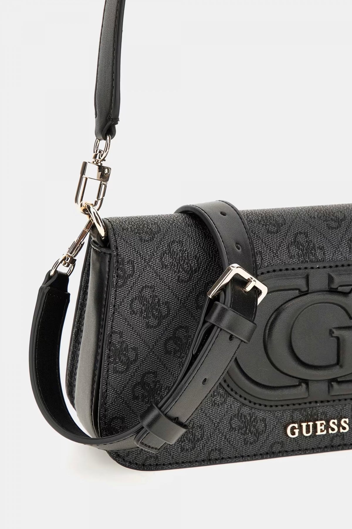 GUESS ECO MIETTA FLAPSHOULD en color NEGRO (3)