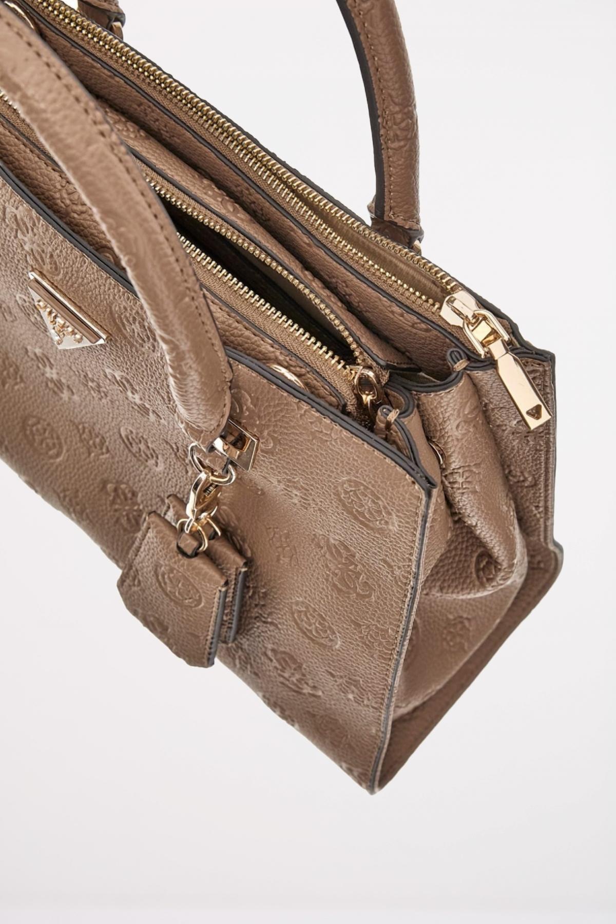 GUESS HWPG en color MARRON (3)