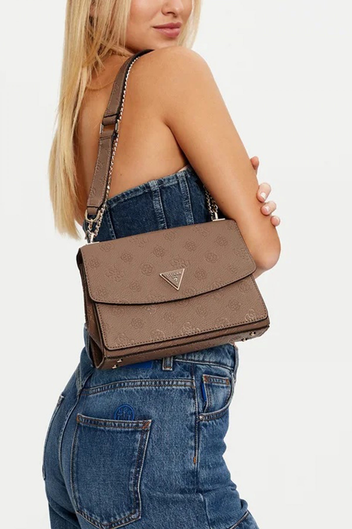 GUESS CRESI DIA CONVERTIBLE XBOD en color MARRON (4)