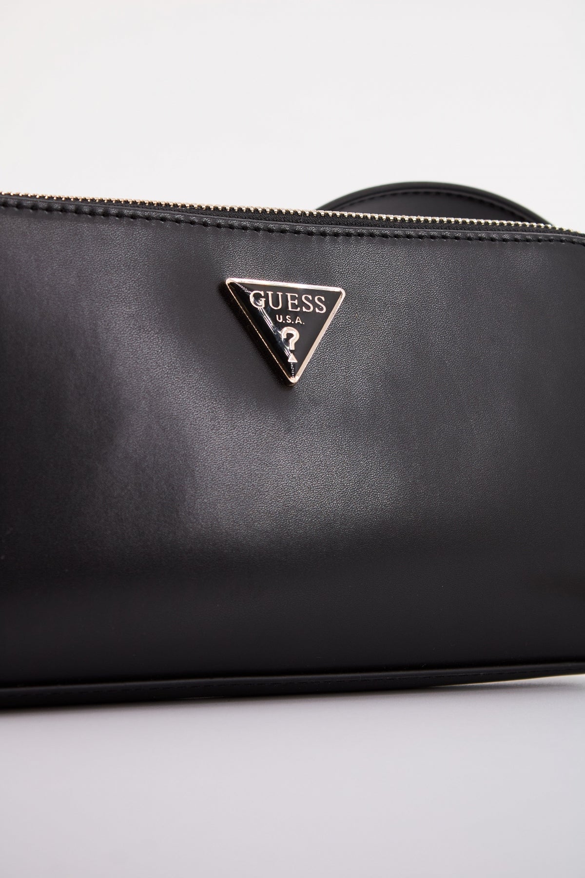 GUESS HWVG en color NEGRO (4)