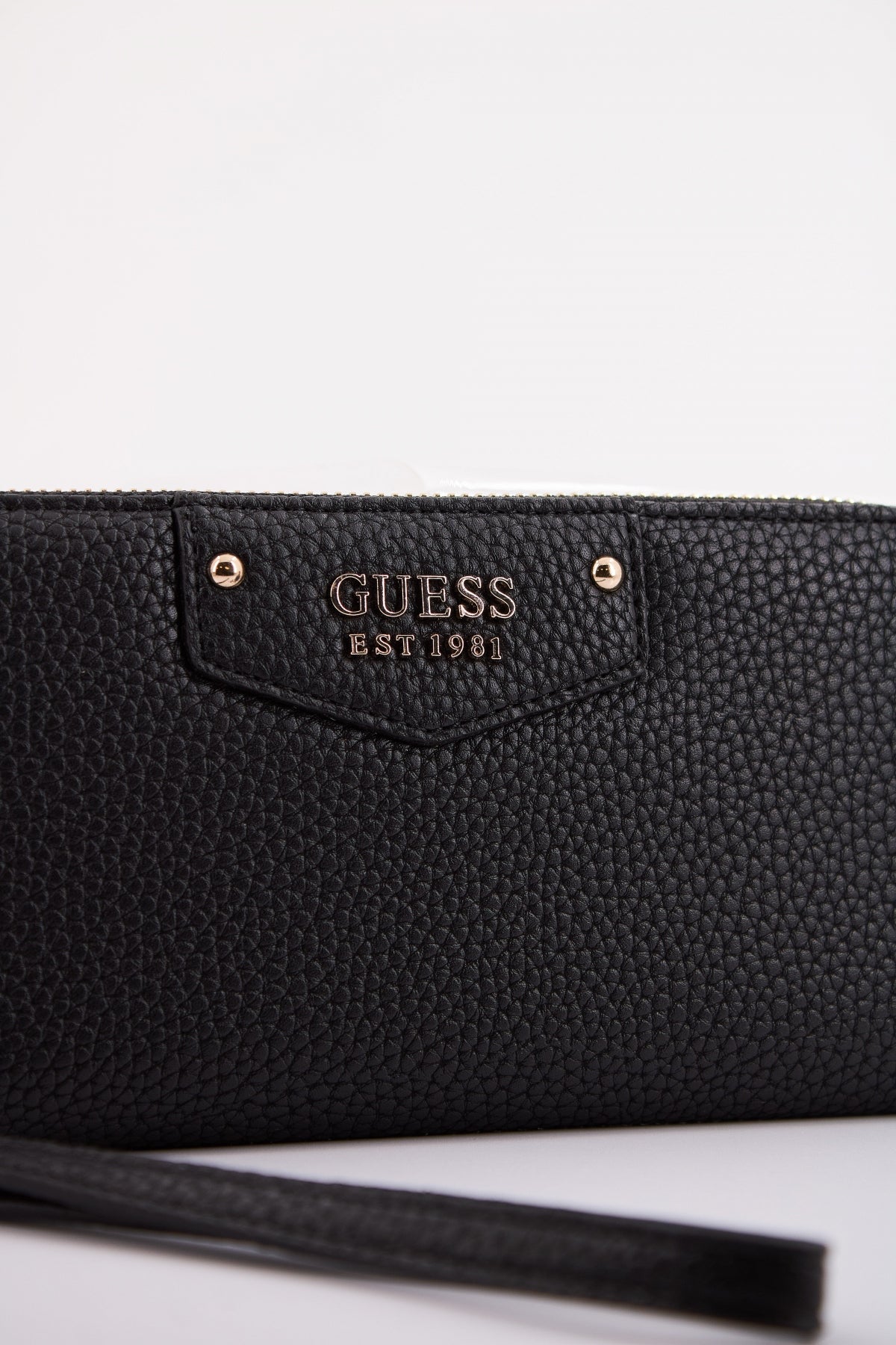 GUESS ECO BRENTONSLG LRG ZI en color NEGRO (4)