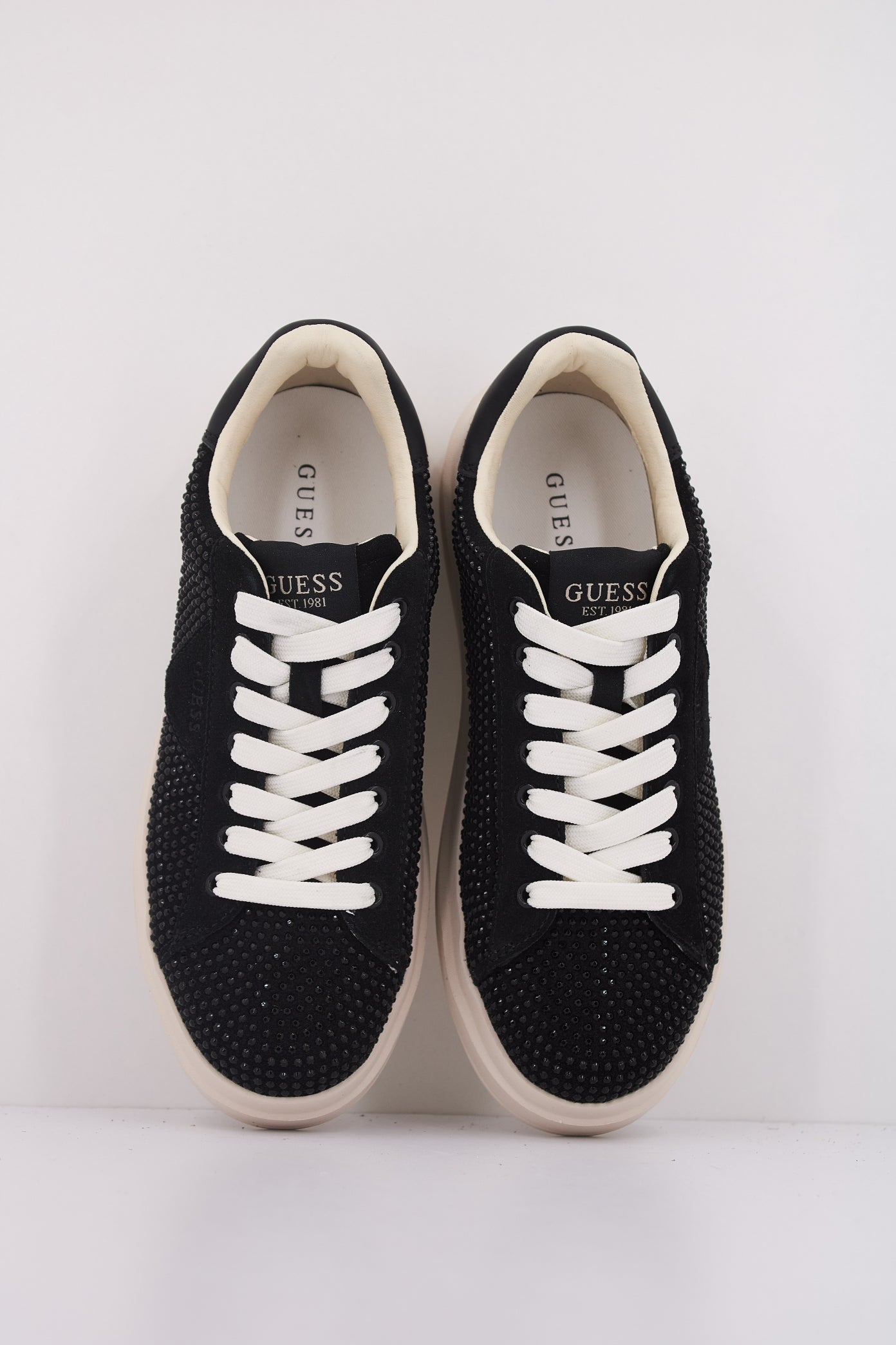 GUESS ELBINA en color NEGRO (3)