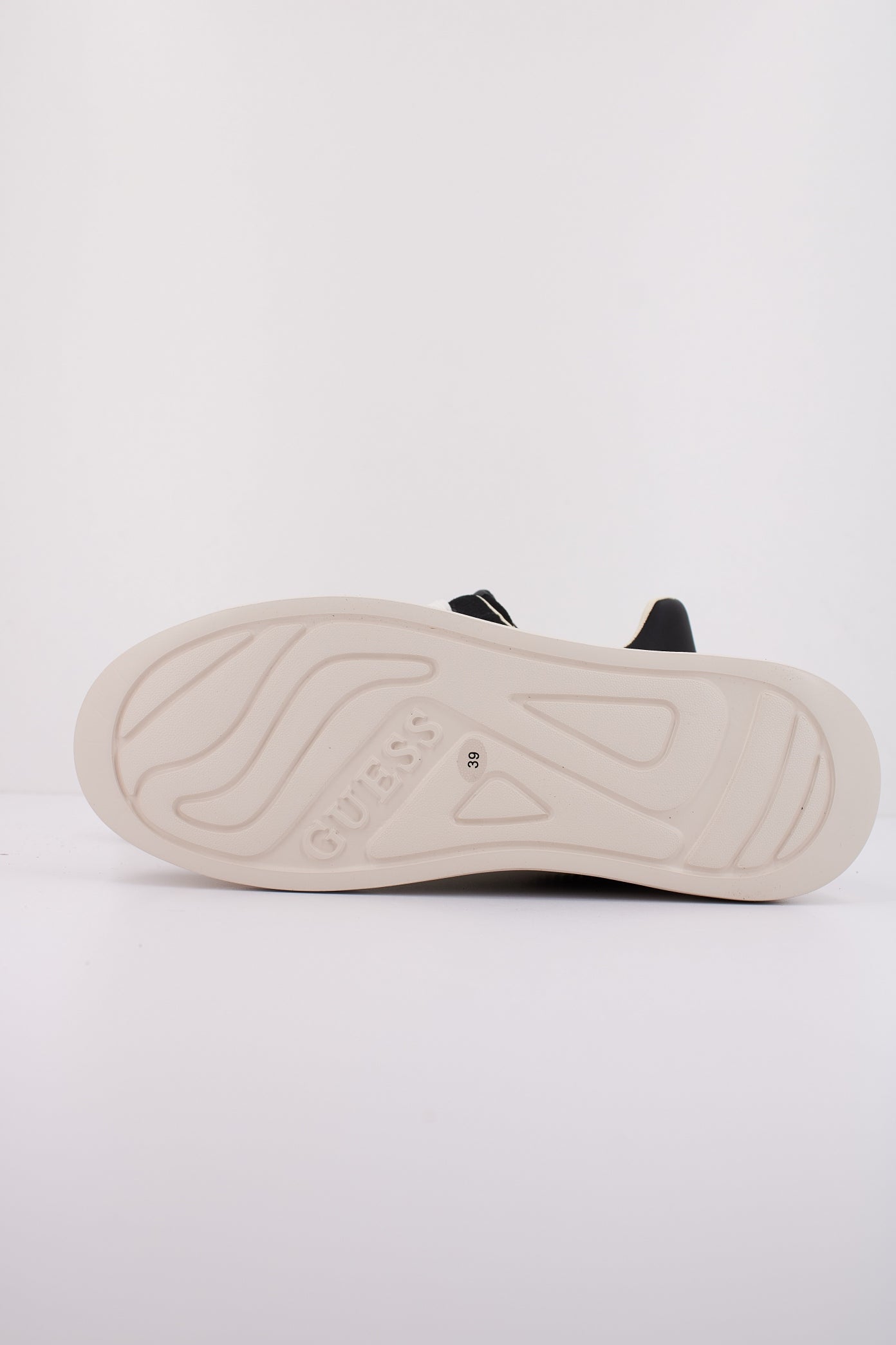 GUESS ELBINA en color NEGRO (5)