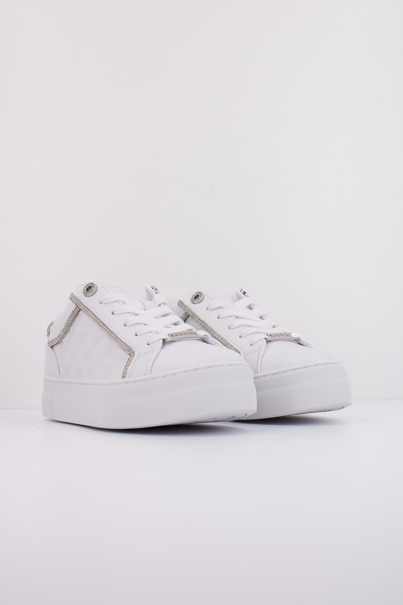 GUESS GRATEA en color BLANCO (2)