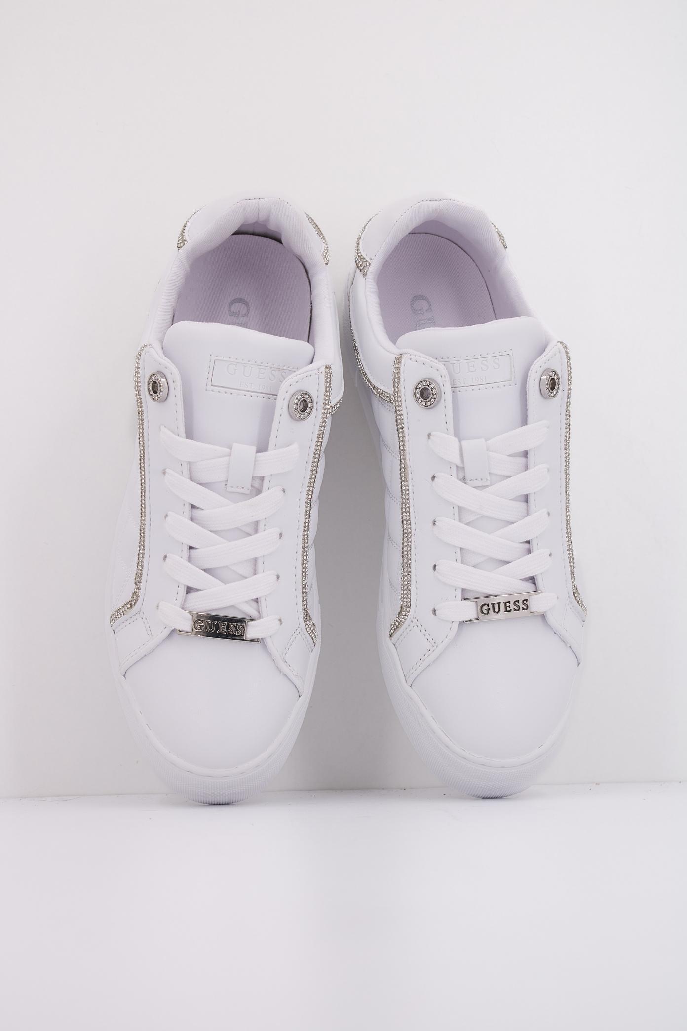 GUESS GRATEA en color BLANCO (3)