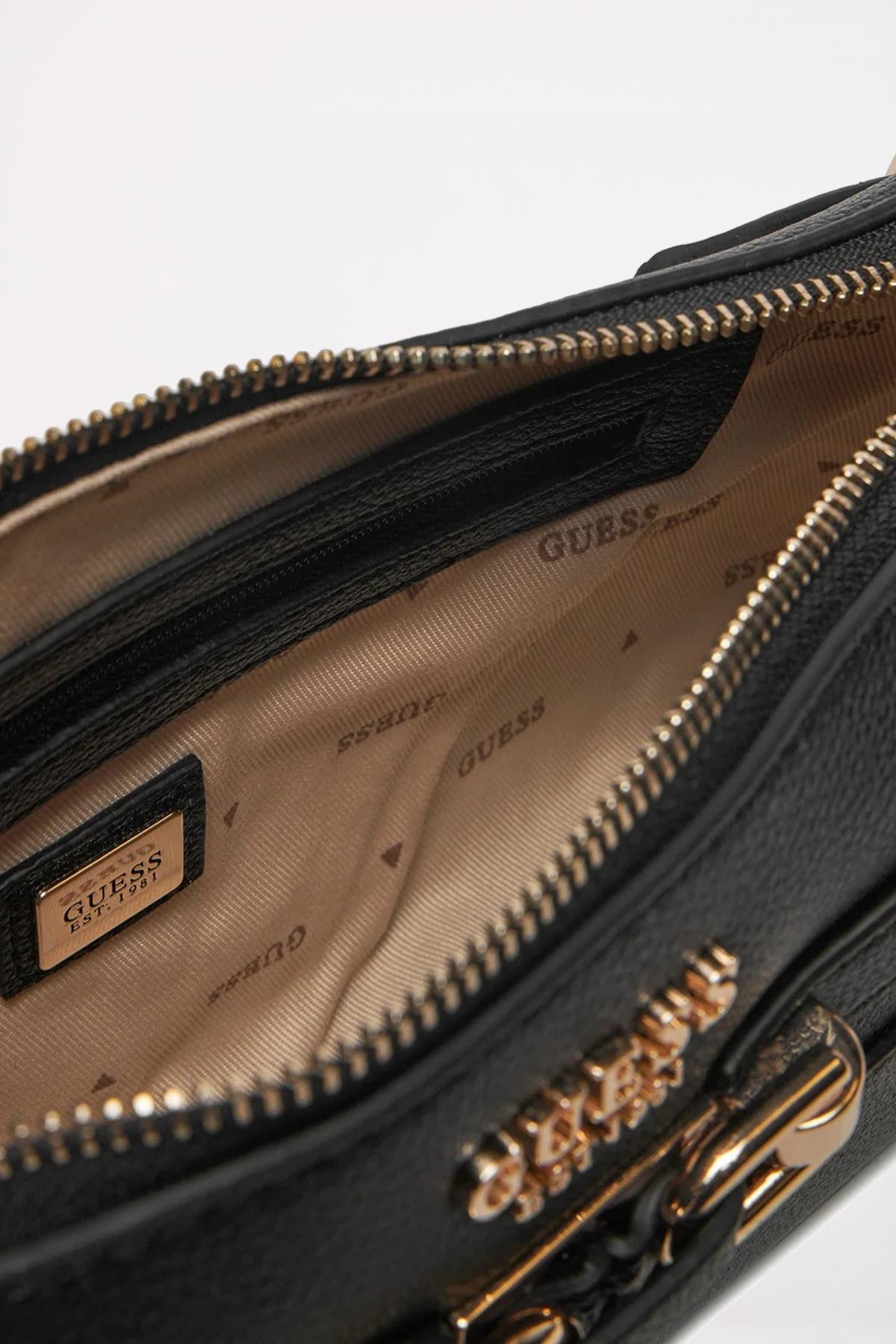 GUESS SILVYE SHOULDER en color NEGRO (4)