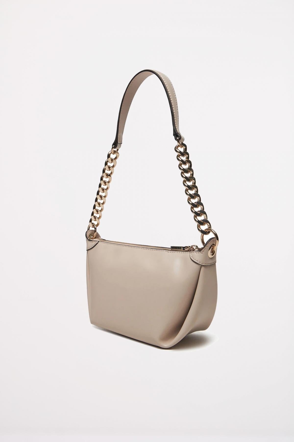 GUESS ECO EVAINE TOP Z en color BEIS (2)