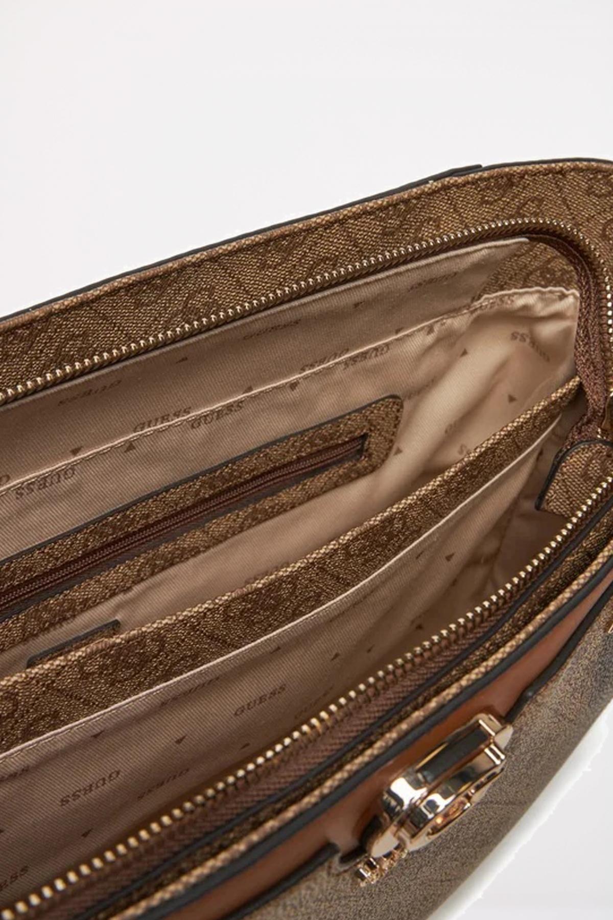 GUESS ORLINA LOGO NOEL en color MARRON (3)
