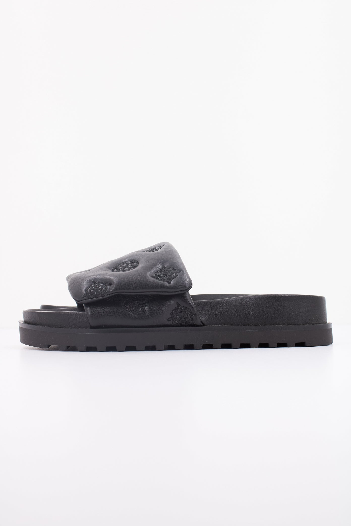 GUESS FLJFA ELE  en color NEGRO  (1)